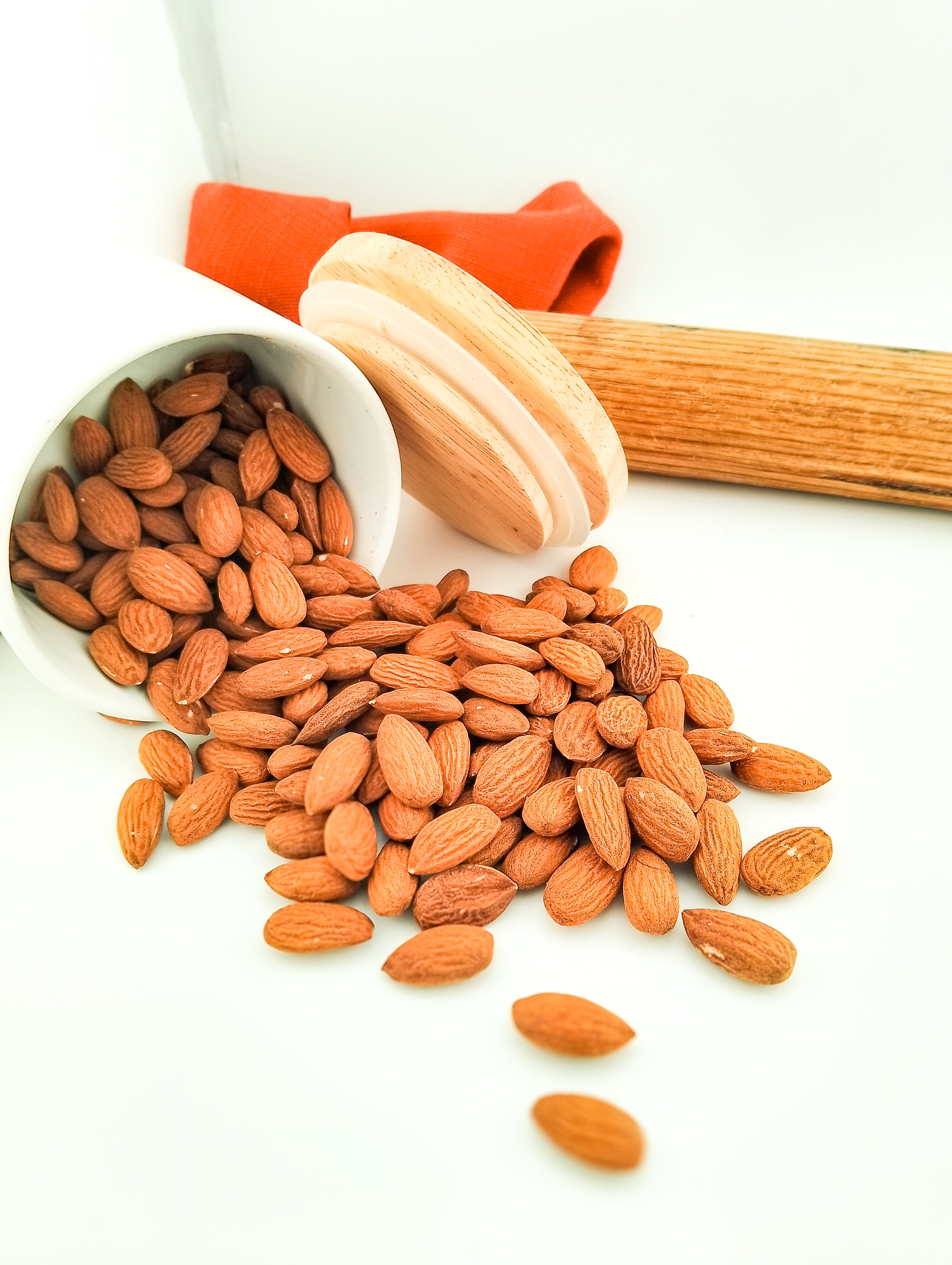 Raw almonds (organic) – Walkers Naturally Healthy